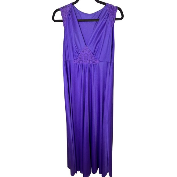 Vintage Medium Vanity Fair untagged Purple Sleeveless Nightgown W/ Lace Accents - Picture 1 of 7